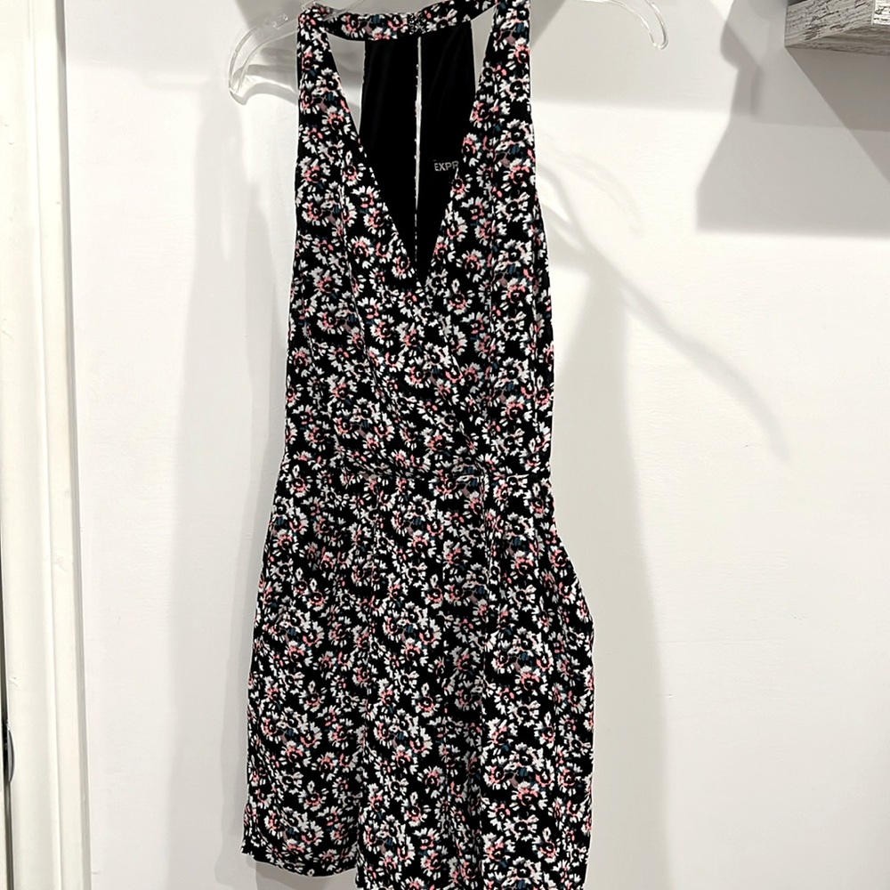 Express Floral Print Romper Shorts with pockets in Size 2